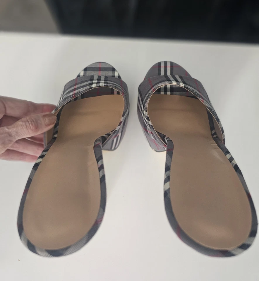 Серые клетчатые туфли на платформе Mules с открытым носком на шпильке женские размер 6,5 - Изображение 4 из 4