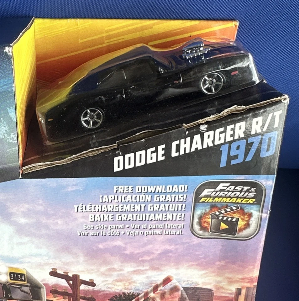 Fast & Furious Quarter Mile Escape Playset with 1970 Dodge Charger 1/4 Mile - Image 2 of 4