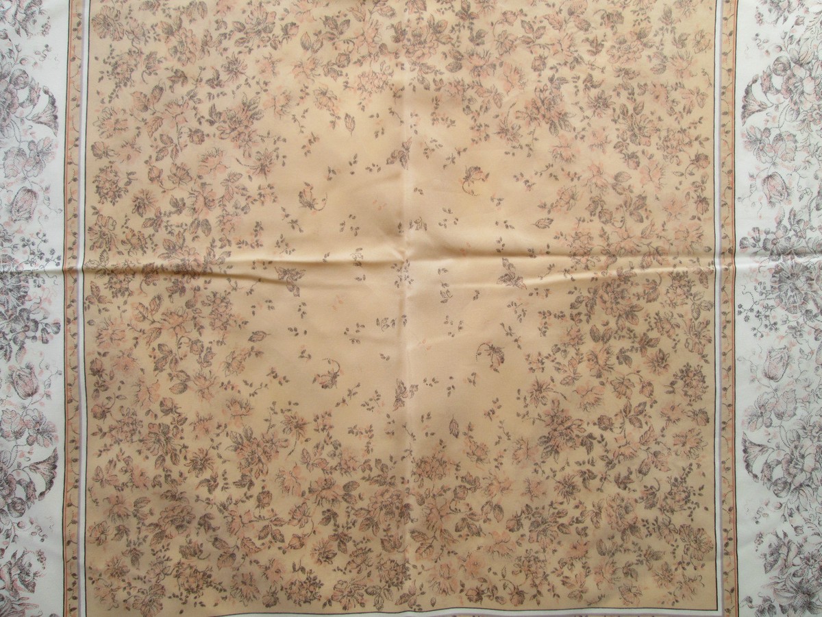 Foulard En Soie VIVIENNE Vintage - Dimensions 86 X 87 Cm, Couleur Bleu Nuit, Motif - Occasion