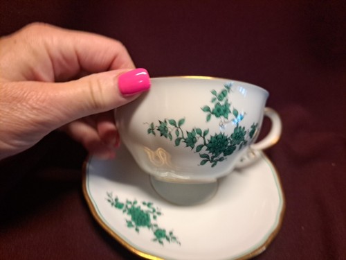 Augarten Wien Vienna Maria Theresia Cup/Saucer Gold Trim 9-3/8” #5098 Green - Picture 4 of 10