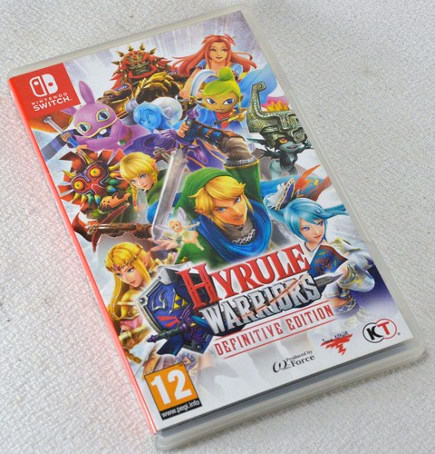 Hyrule Warriors - Definitive Edition - Nintendo Switch CIB case & cartdridge