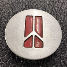 SINGLE CENTER CAP OLDSMOBILE EIGHTY EIGHT 1992-1995 OEM SILVER/RED #10207641