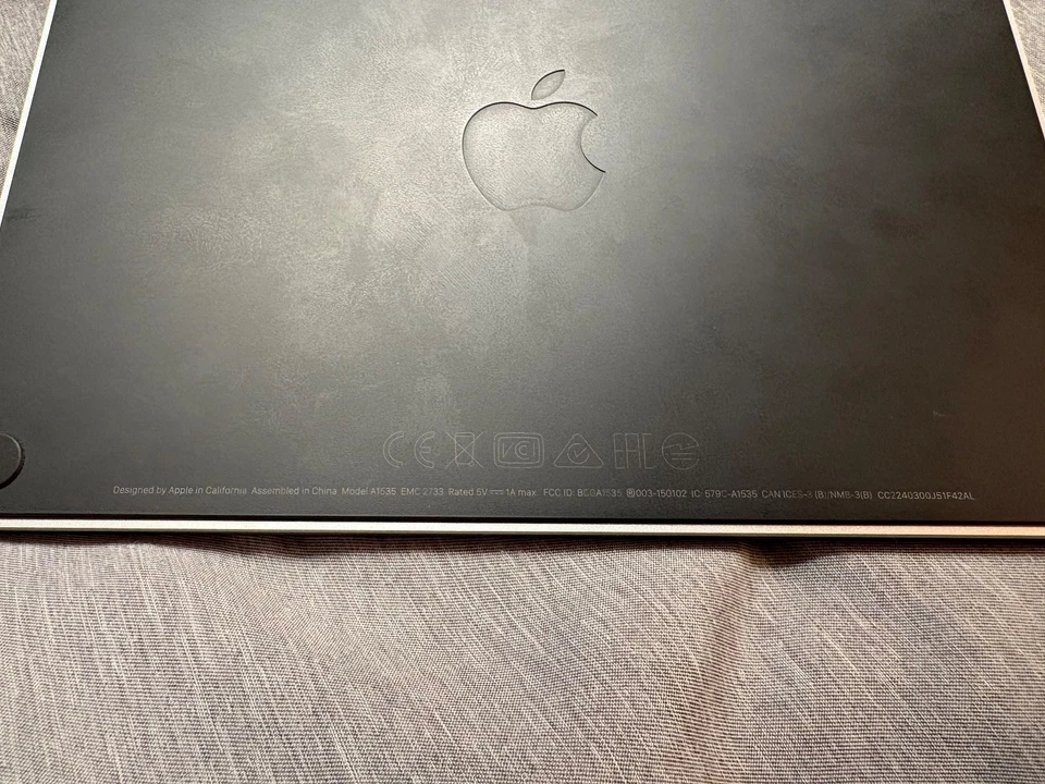 Apple Magic Trackpad - Black - A1535 - Very Good Condition - MK2D3AM/A - Image 3 of 3