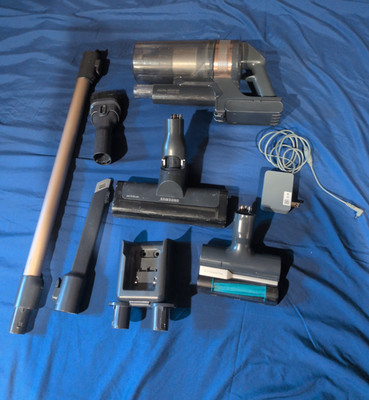 Samsung Jet 75 Cordless Stick Vacuum Cleaner And Accessories