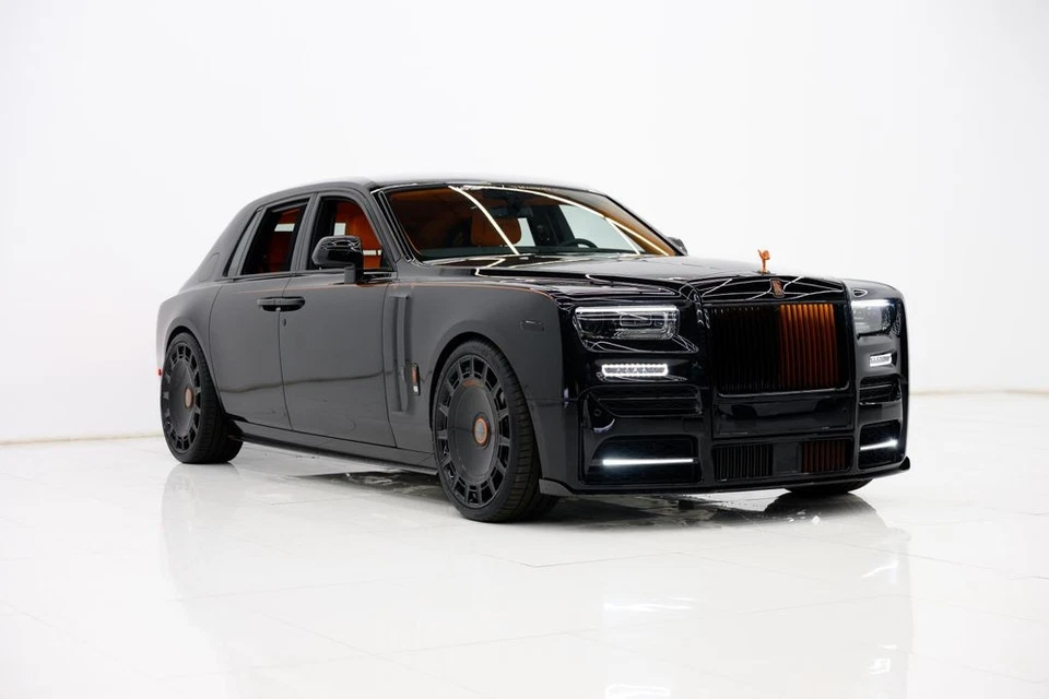 Rolls-Royce Phantom Mansory 2025 Foto 4 de 4