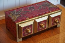 Cassettiera 3 cassetti stile veneziano legno oro rosso fiorentino artigianale leoni alati