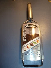 MICROPLANE STAINLESS STEEL PROFESSIONAL RIBBON CUTTER