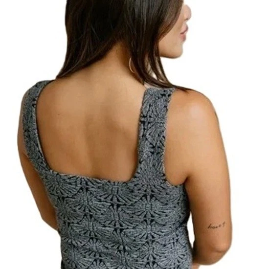 Camisa sin mangas COCO AND SHAY para mujer talla grande 2X 3X tejida jacquard texturizada Foto 3 de 4