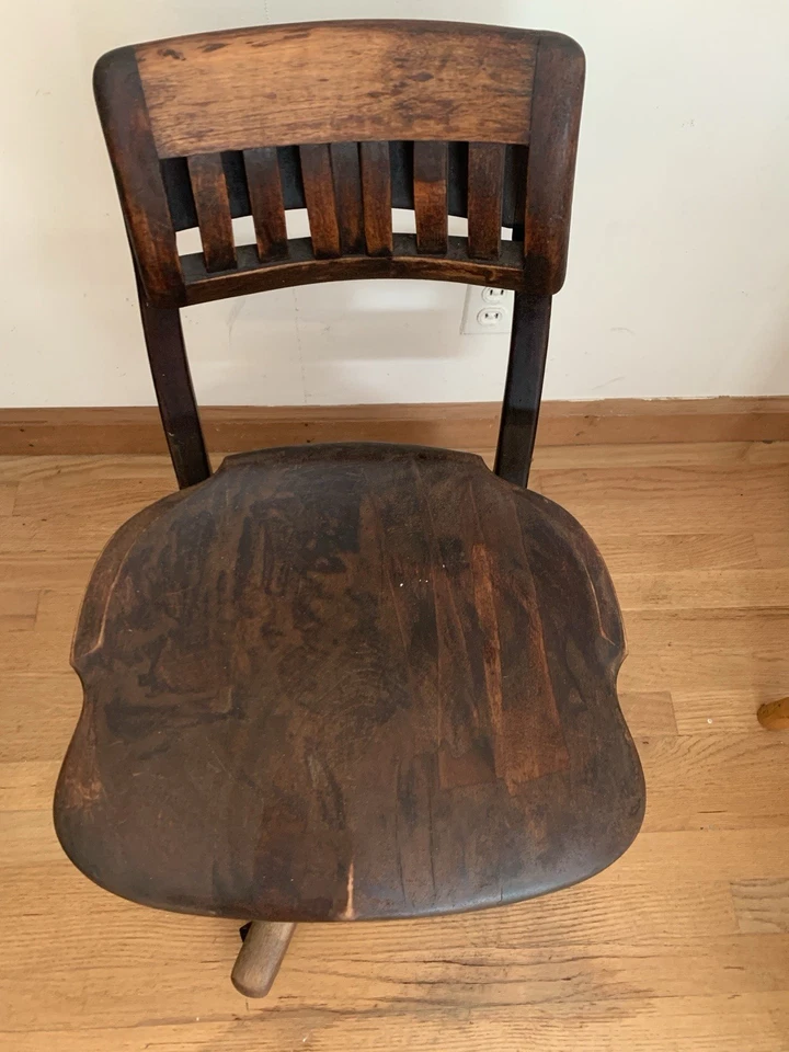 Silla antigua Johnson Chair Co madera giratoria inclinable silla de banquero/abogado solo para recoger Foto 2 de 4