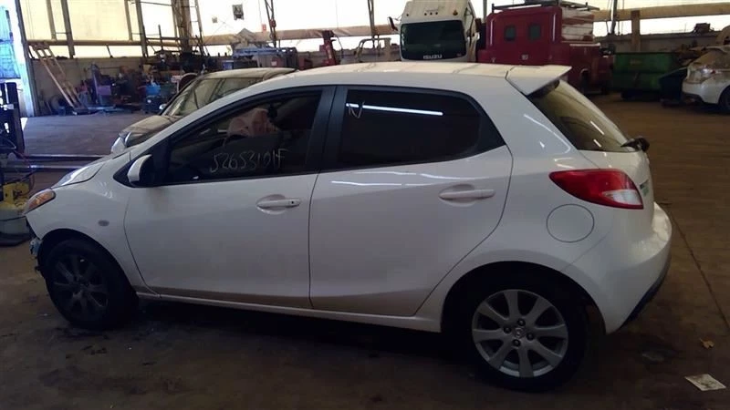 Brazo de control inferior izquierdo del conductor delantero para 11-14 MAZDA 2 4488209 Foto 3 de 4