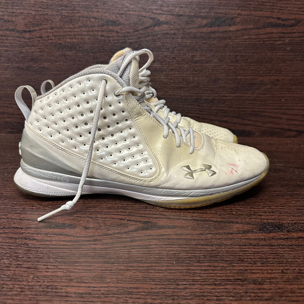 2010 Under Armour Mens UA Micro G White Basketball Shoes, Sz