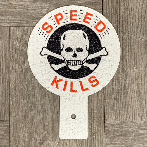 SPEED KILLS LICENSE PLATE TOPPER Flags Skull Crossbones Metal Reflective Smutz