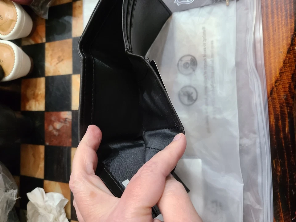 NHL Rico Industries Laser Engraved Tri-fold Wallet Edmonton Oilers, Vegan, NEW - Image 4 of 4