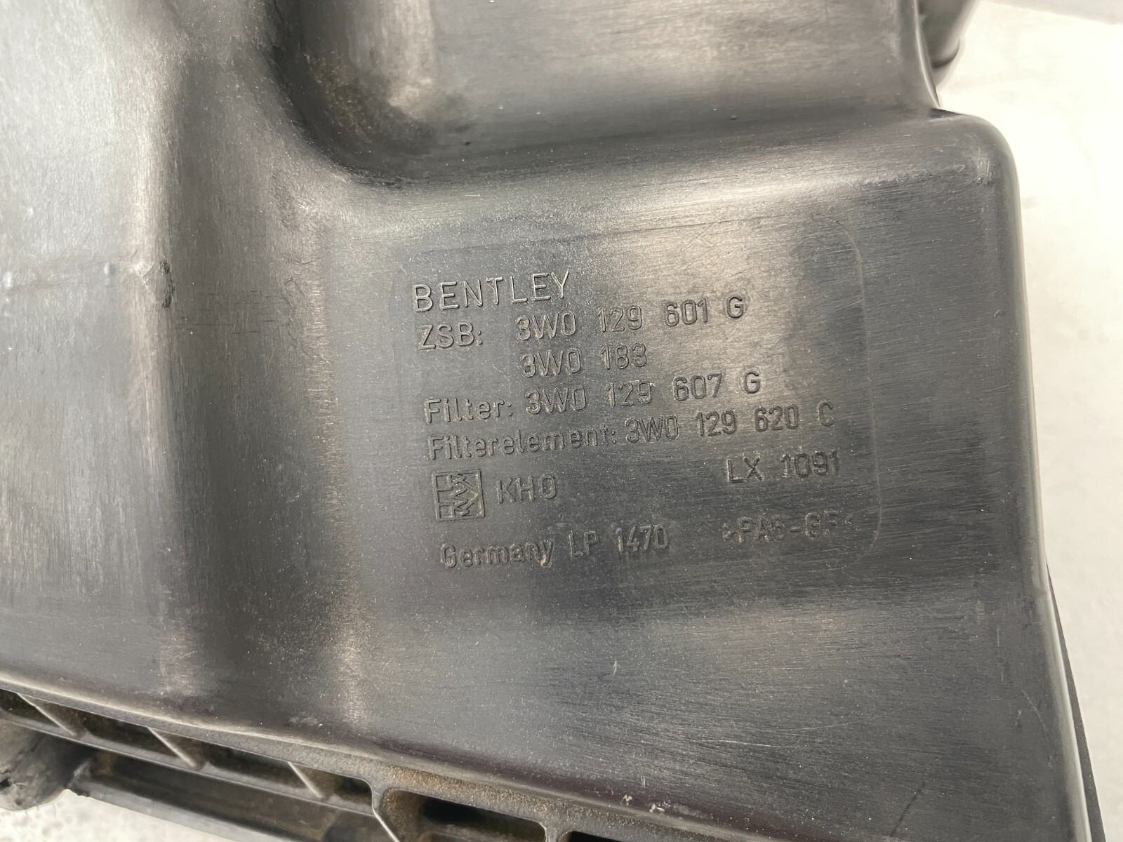 03-07 Bentley Continental GT Left Air Intake Cleaner Filter Box 6.0L 1577 OEM