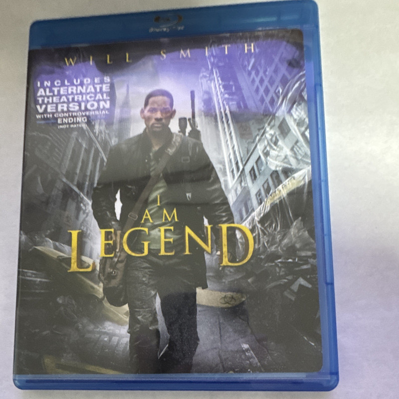 Warner Home Video I Am Legend Blu-ray PG-13 Will Smith Sci-Fi Alt Ending 100 min