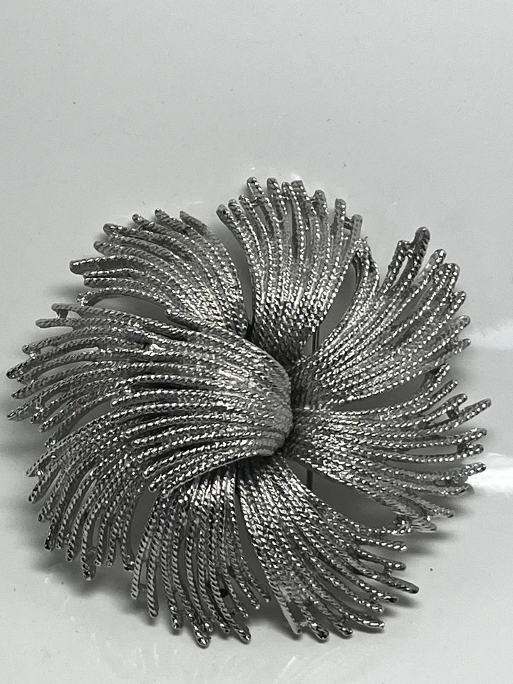 Vintage Monet Brooch Pin Flower Cordelia Leroy Miozzi Book Piece Jewelry - Image 2 of 4