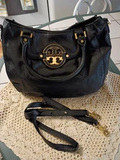 Tory Burch Black Leather Amanda Hobo Bag. Crossbody Strap.
