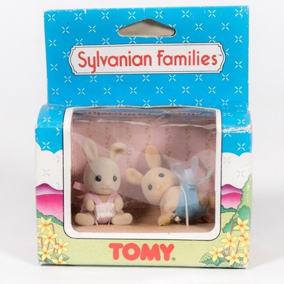 BNIB Tomy Sylvanian Families #3313 Rabbit baby Dandelion twins