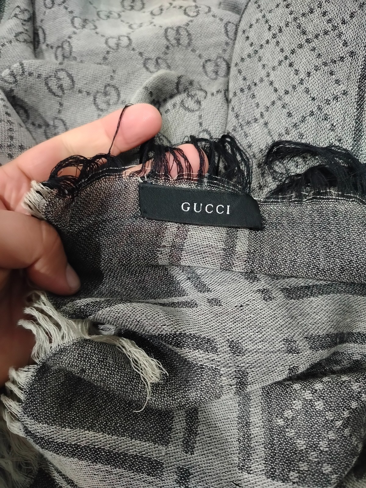 Gucci Women Shawl Scarf 100% wool made in italy large square scarf in Gray Color thumbnail 6