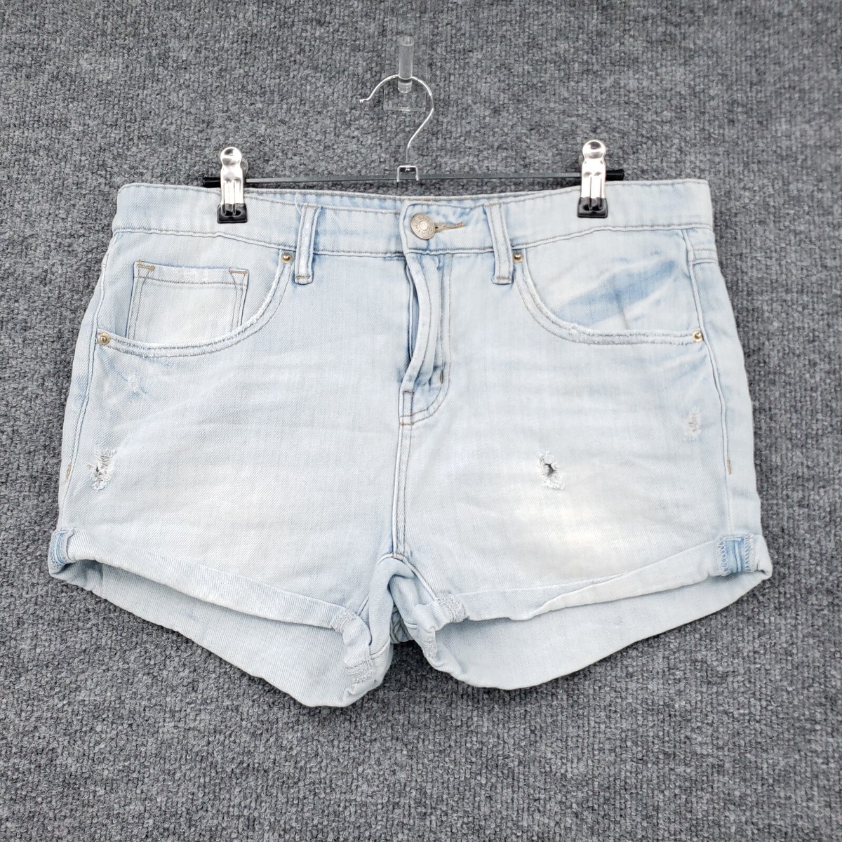 BDG Shorts Womens 26 Blue Slouchy Boyfriend Low Rise Cuffed Light Wash Denim