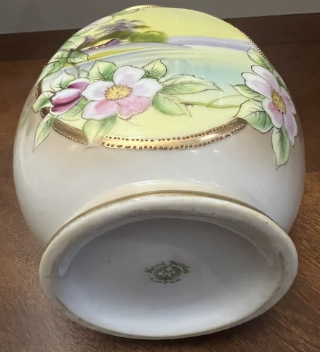 Antique NIPPON Hand Painted Porcelain 7” Two Handled Vase Flowers W/Gold Accents - Picture 9 of 15