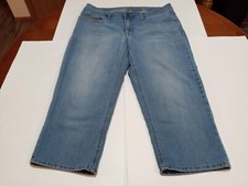 Faded Glory Womens Med Wash Mid Rise Straight Leg Capris Sz 16