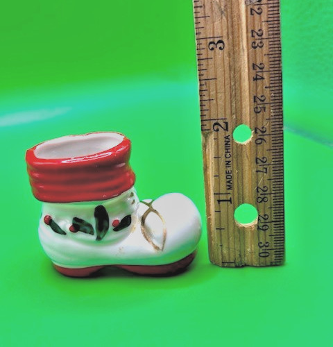 VINTAGE MCM  2" CHRISTMAS SANTA BOOT PORCELAIN TOOTHPICK HOLDER - JAPAN