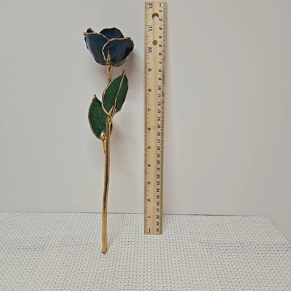 Голубая роза, настоящая роза, погруженная в 24-каратное золото, сохранившийся цветок розы - Изображение 4 из 4