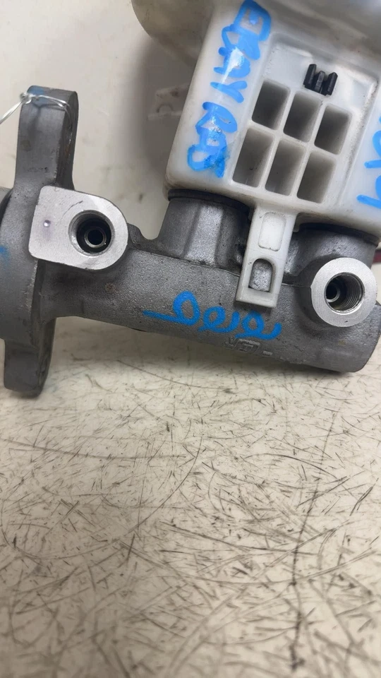 Ford Taurus 2010-2012 cilindro maestro de freno (incluye res) Foto 2 de 4