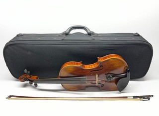 Unbranded Violin w/ Case & Bow