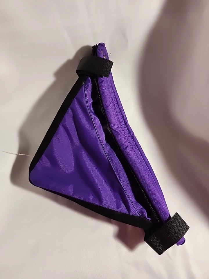 🚴Bolsa de cuadro de bicicleta Bushwhacker de colección de los años 90 rueda y almacenamiento de bicicleta púrpura raro Foto 2 de 4