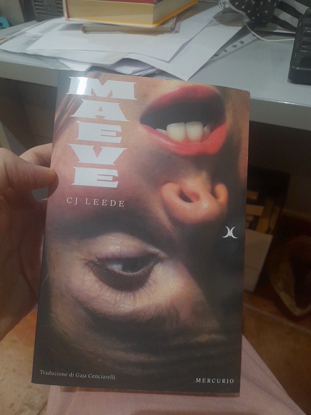 Maeve Ck Leede, Mercurio, Traduzione Cenciarelli