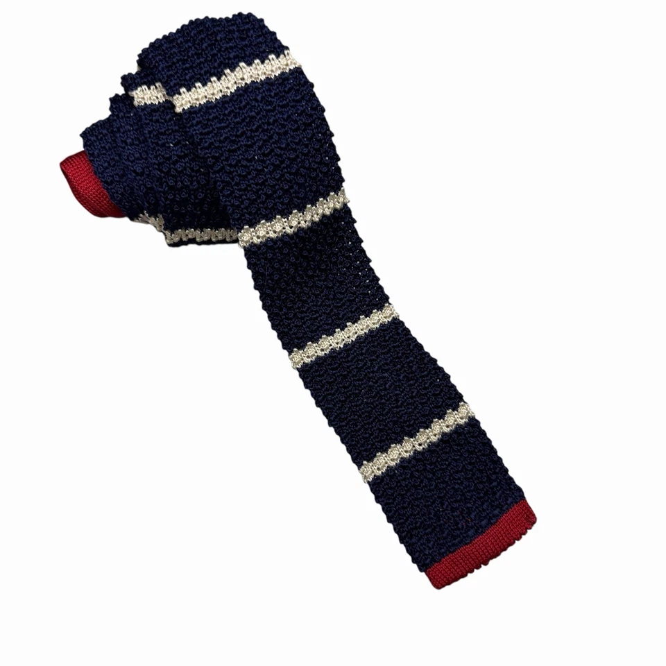 Polo Ralph Lauren Corbata Ajustada Cuadrada Tejida Azul Marino/Blanco/Rojo Rayas 2 1/8" 65.5" Usada en Excelente Condición Foto 2 de 4