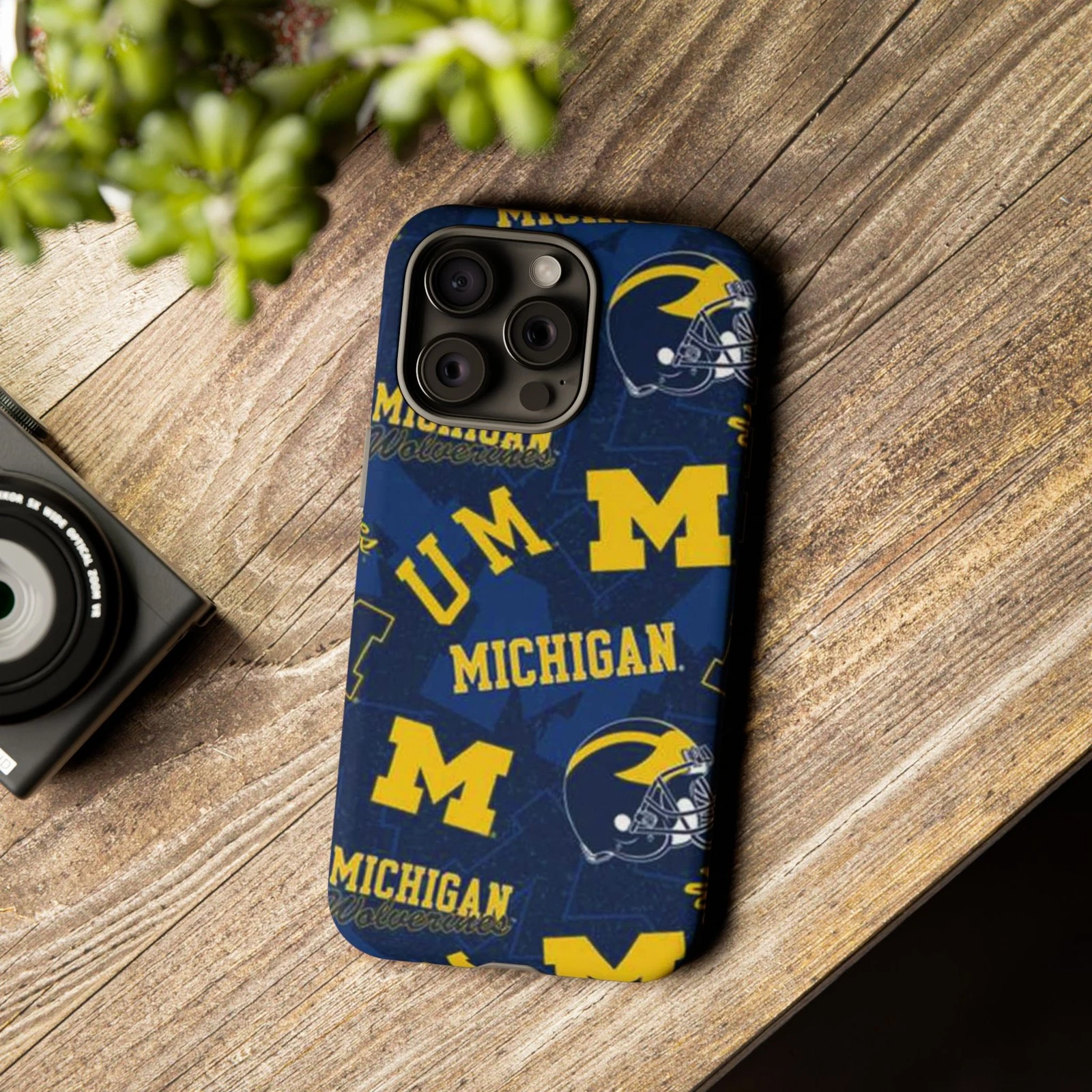 Michigan Wolverines Apple iPhone Cases