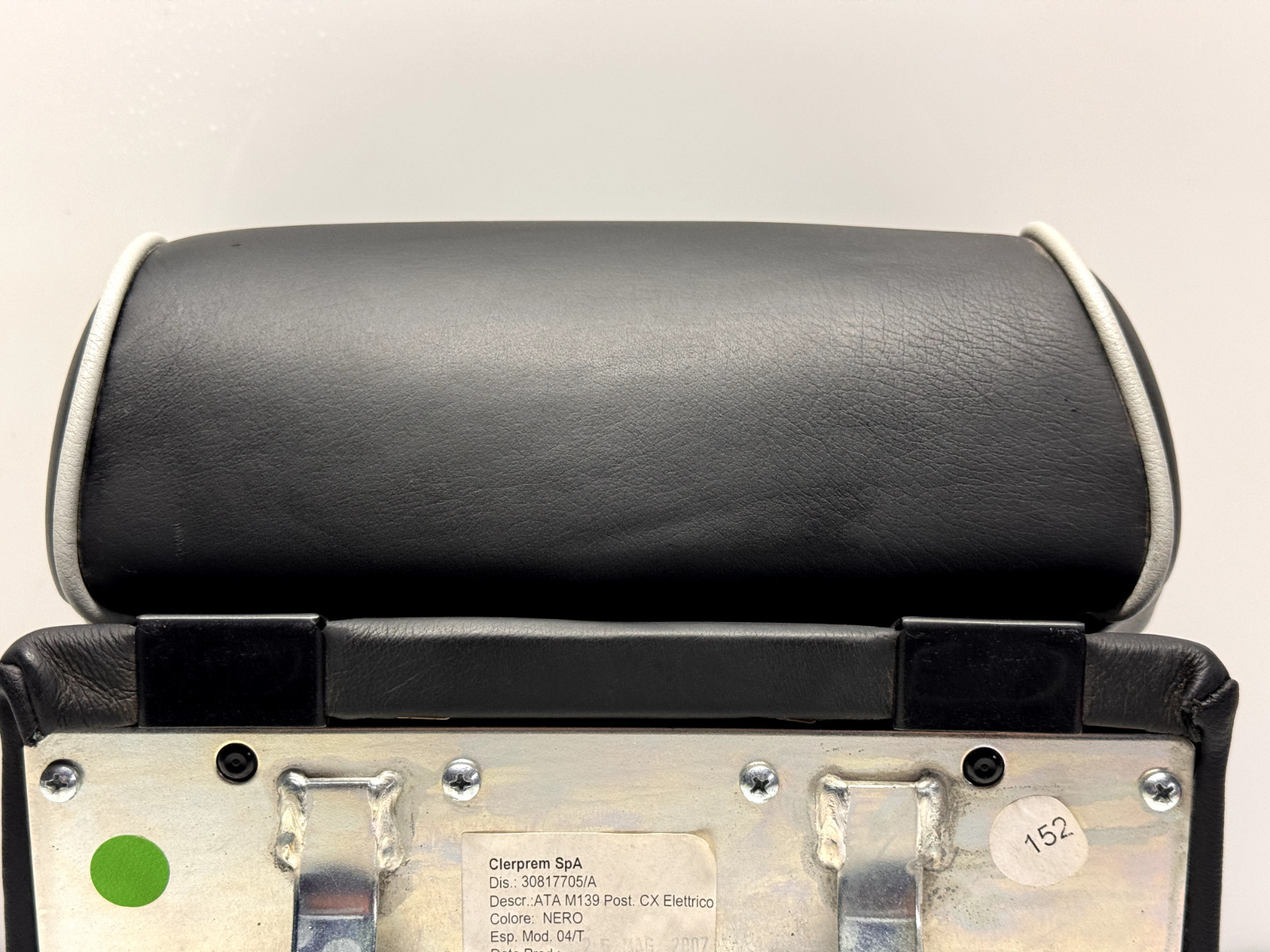 2003-2012 Maserati Quattroporte S Head Rest Rear Center Middle Headrest 03-12