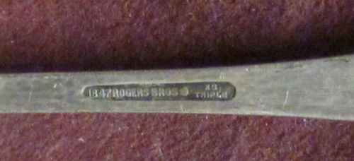 Silverplate 1847 Rogers Bro HERALDIC MASTER BUTTER KNIFE 7 1/8" No Monogram - Picture 4 of 4