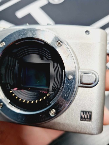 Olympus PEN Lite / E-PL5 do not power on sold as is (K2) - Picture 5 of 9