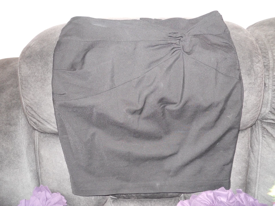 H&M 10 Falda Negra 19" Algodón Poli Forrado Lindo Acento En la Parte Frontal Preusada ¡Muy Bonita! Foto 2 de 3