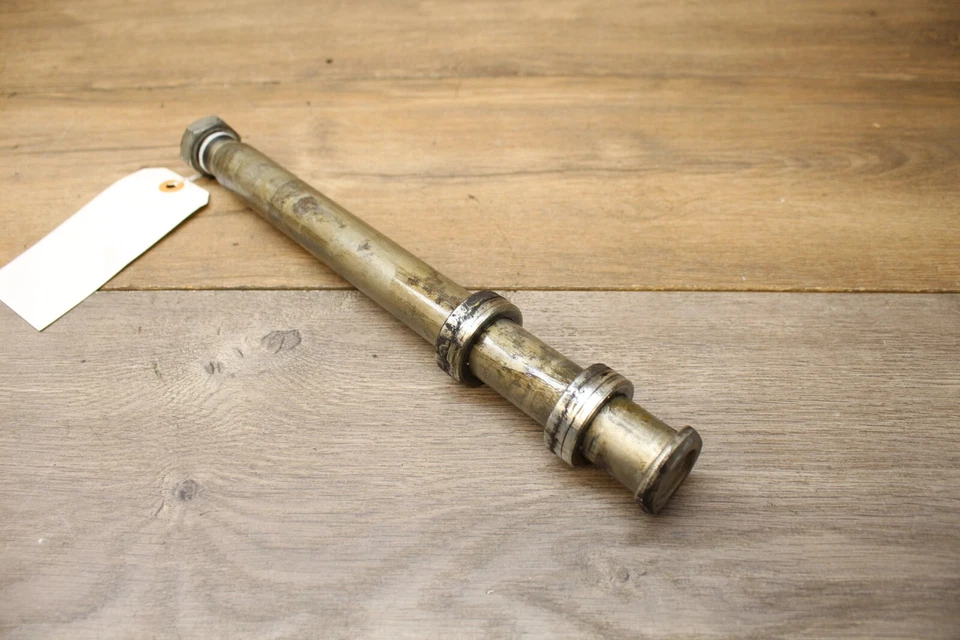 08-16 2016 16 Yamaha YZF R6 R6R eje trasero con espaciadores Foto 4 de 4