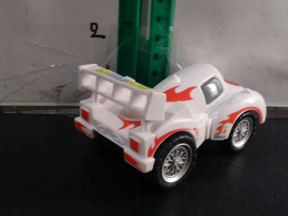 Coche retroceso Pixar Cars Shu Todoroki Foto 2 de 3