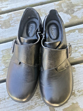 Women's Born BOC Concept "Peggy" Brown Pebbled Leather Shoes Size 8m