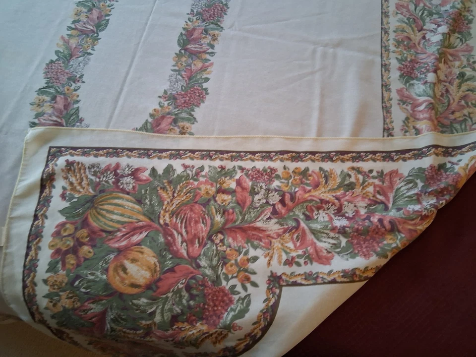 De colección. MANTEL COSECHA ACCIÓN GRACIAS 56W x 102L España LEER Foto 2 de 4