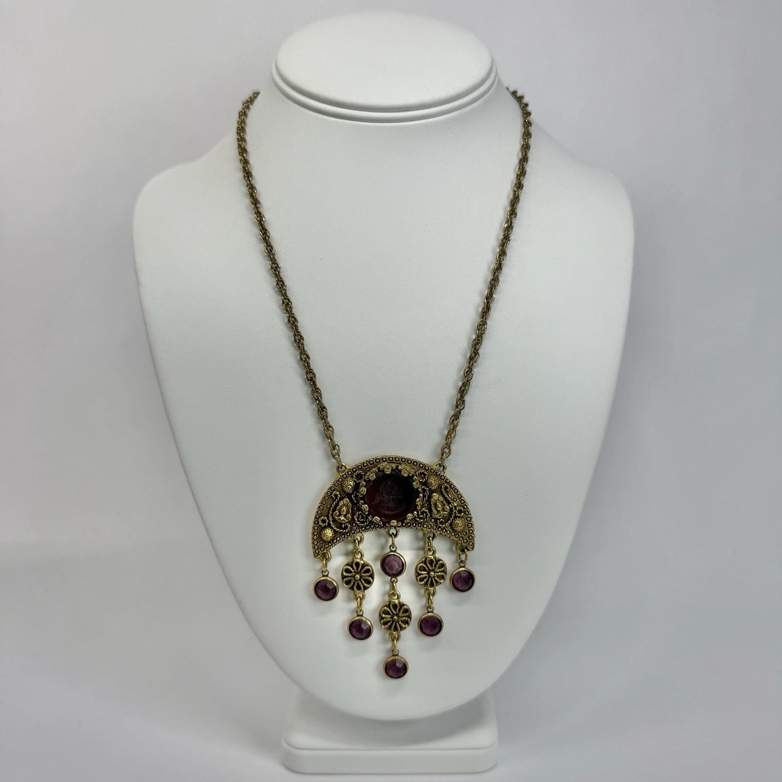GOLDETTE Unsigned Amber Glass Cameo Intaglio Vintage Necklace Jewelry N447