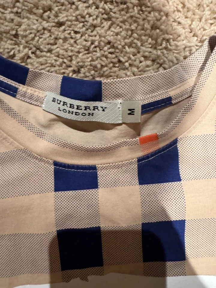 Camiseta para mujer mediana marrón a rayas Burberry London gráfica Love Foto 2 de 3