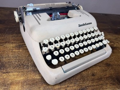 Nice! Serviced 1957 Smith-Corona Silent-Super Vintage Typewriter Desert Sand