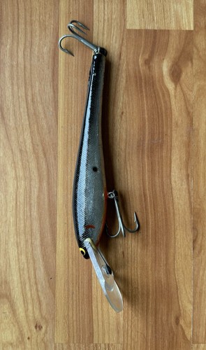 Bagley’s Bang -O-B-8 Zoll in The Black and Silver Shad Farbe Moschus, Bass Zander