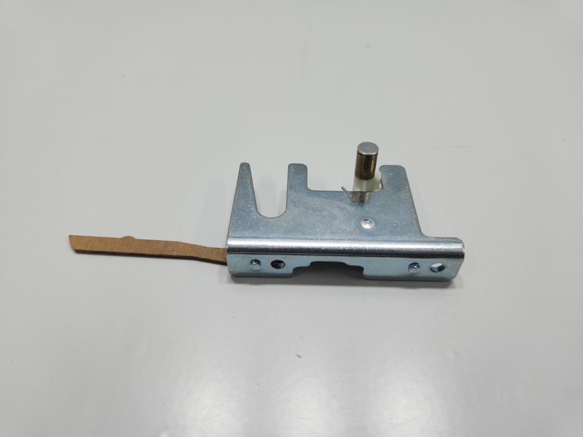 SCHNEIDER ELECTRIC LV429270 SAFETY TRIP INTERLOCK FOR