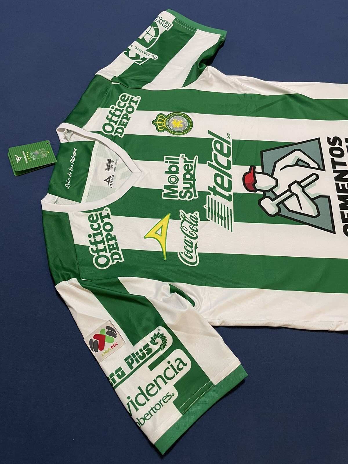 PIRMA LEON SOCCER JERSEY SIZE LARGE MEXICO USA AMERICA CHIVAS PUMAS