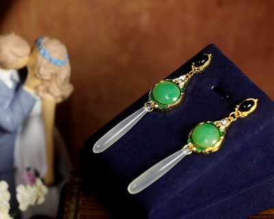 Boucles D'oreilles Clips Dorées Avec Pendentifs Vert, Noir Et Blanc - Création Unique Et Neuve