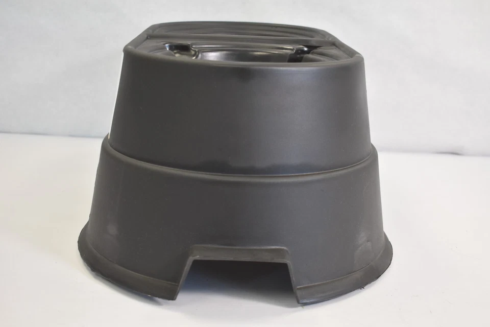 Plato de comida elevado para perros Our Pets Diner de plástico negro 8" cómodo Foto 3 de 4